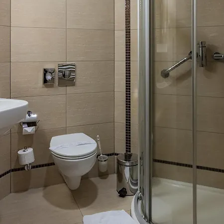 Malinowy Dwor Medical Hotell 4*