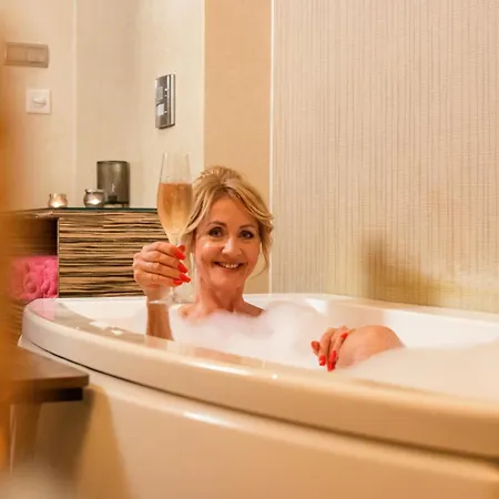 Malinowy Dwór Medical 4*