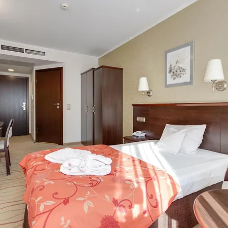 Malinowy Dwor Medical Hotel