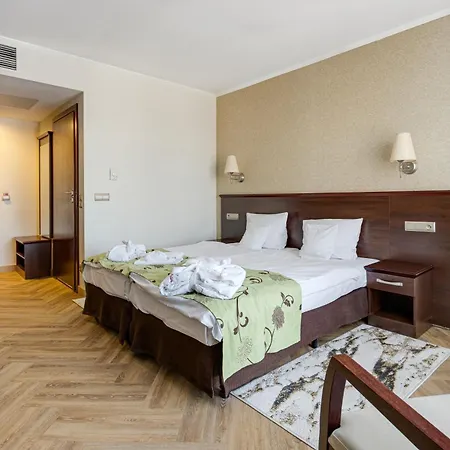 Hotell Malinowy Dwor Medical 4*
