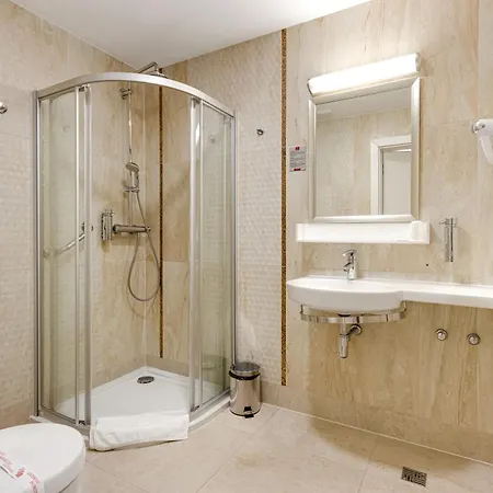 Malinowy Dwór Medical 4*