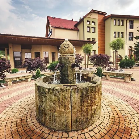 Malinowy Dwor Medical Hotel 4*