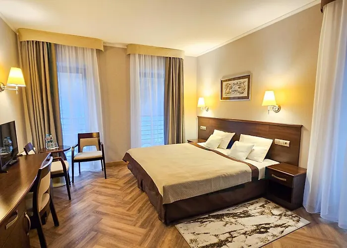 Malinowy Dwór Medical Hotel 4*