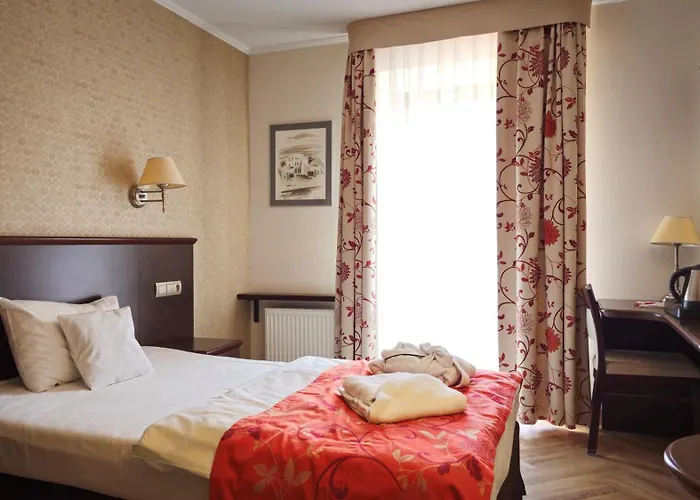 Malinowy Dwór Medical Hotel 4*